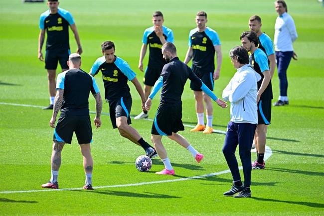Cầu thủ Inter xô xát trước trận lượt về với Benfica